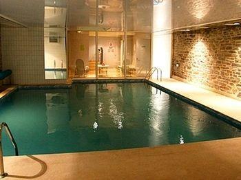 Les Chemins Francis - Modern Hotel Bagnols-les-Bains Bagian luar foto