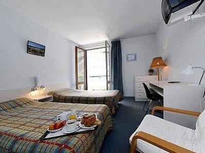 Les Chemins Francis - Modern Hotel Bagnols-les-Bains Bagian luar foto