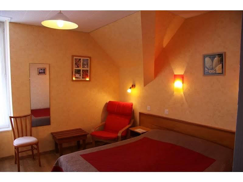 Les Chemins Francis - Modern Hotel Bagnols-les-Bains Bagian luar foto
