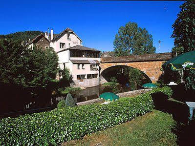 Les Chemins Francis - Modern Hotel Bagnols-les-Bains Bagian luar foto